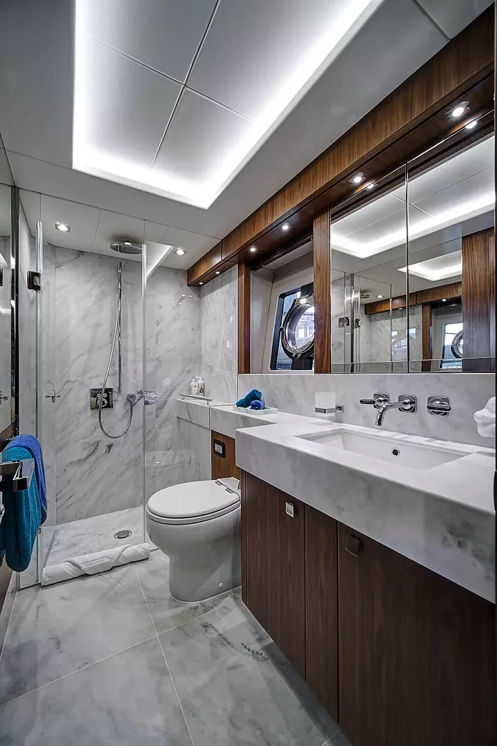2019 Sunseeker 86 Yacht for sale